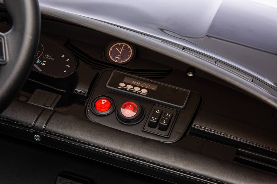 Porsche Taycan Turbo S Elektro-Kinderauto 24V, mit Fernbedienung