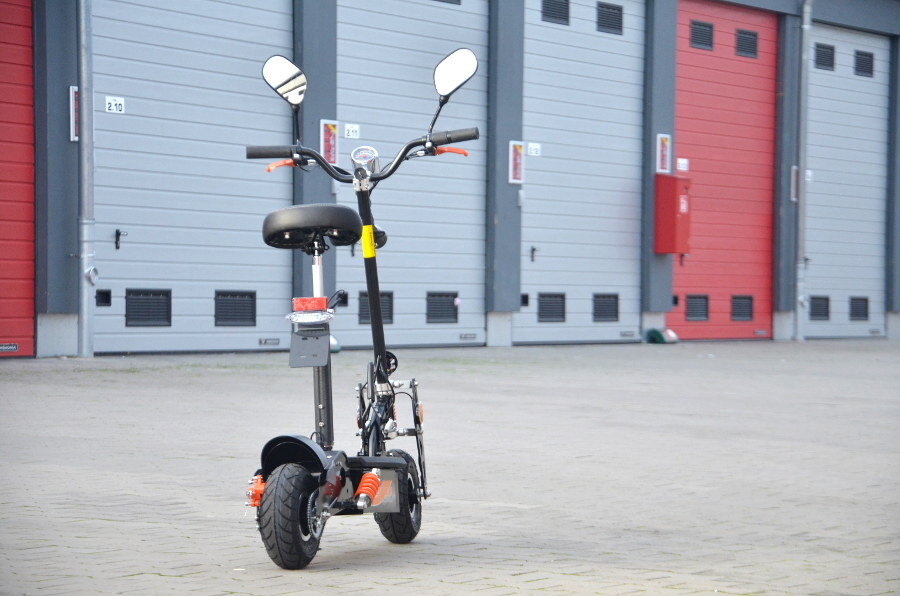 E-Scooter AEEC 36V 1000W, bis 35 km/h, ca. 25 km Reichweite, mit Straßenzulassung