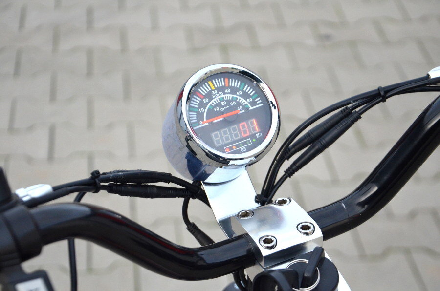 E-Scooter AEEC 36V 1000W, bis 35 km/h, ca. 25 km Reichweite, mit Straßenzulassung