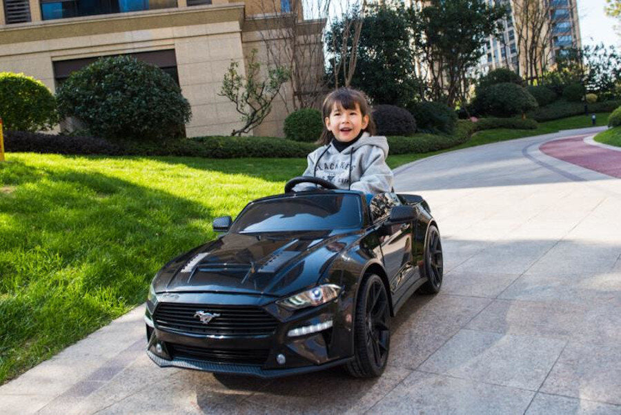 Ford Mustang Elektro-Kinderauto 12V, mit Fernbedienung