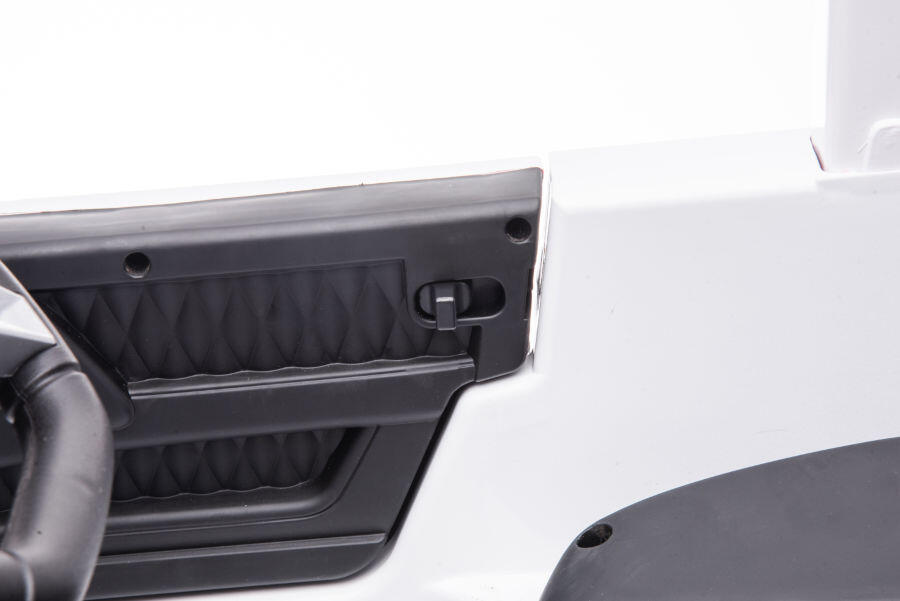 Mercedes G63 AMG 6x6 Elektro-Kinderauto 12V, Allrad, mit Fernbedienung